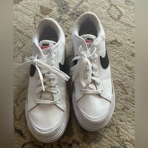 Nike Court Legacy Lift